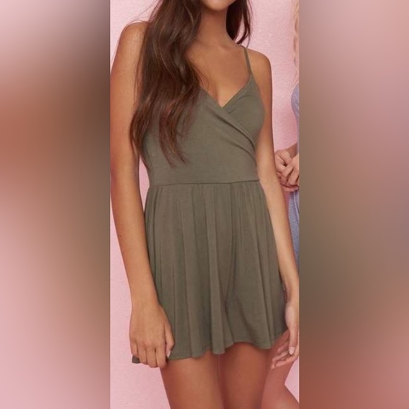 Romper - Picture 2 of 7